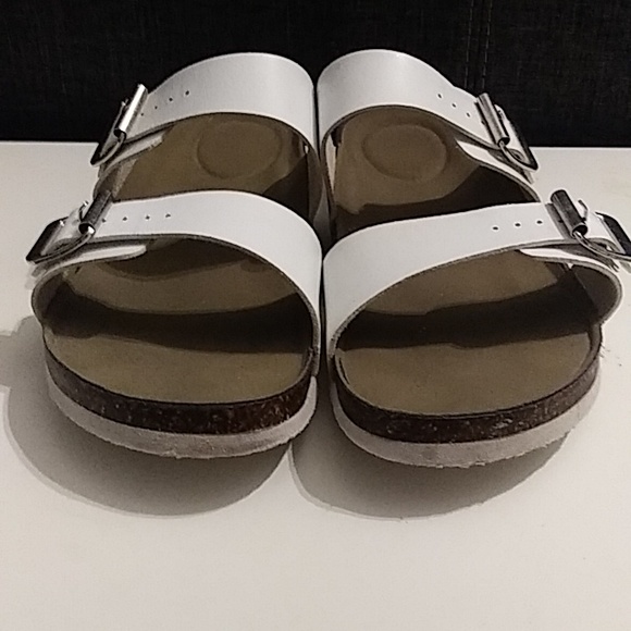 Sandals - Picture 3 of 4